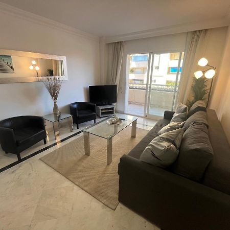 Appartamento Heart Of Puerto Banus Newly Renavated Free Parking , Wifi ,Pool,Gym,Padel Court Marbella Esterno foto