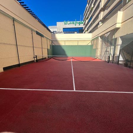Appartamento Heart Of Puerto Banus Newly Renavated Free Parking , Wifi ,Pool,Gym,Padel Court Marbella Esterno foto